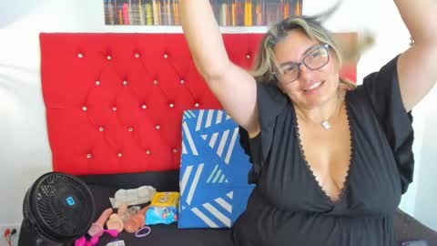 Carolina online show from 09.10.25