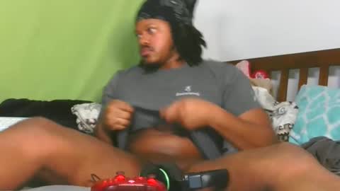 carolinayungin96 online show from 11.17.25