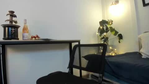 Snapshot of caroline_dh chatting on 02.14.26 Caroline online show from 02.14.26