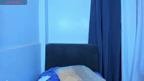 caroline_east online show from 11.03.25