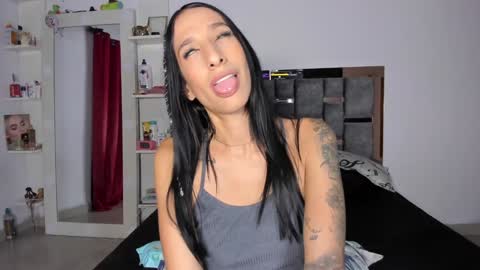 CAROLINE online show from 01.03.25