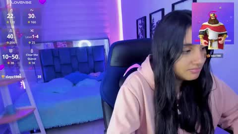 Snapshot of caroline_rodriguez_9 chatting on 10.01.25 caroline_rodriguez_9 online show from 10.01.25