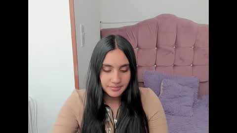 Snapshot of caroline_rodriguez_9 chatting on 10.06.25 caroline_rodriguez_9 online show from 10.06.25