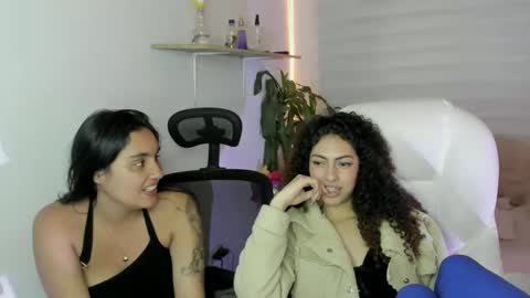 Snapshot of caroline_rodriguez_9 chatting on 10.11.25 caroline_rodriguez_9 online show from 10.11.25