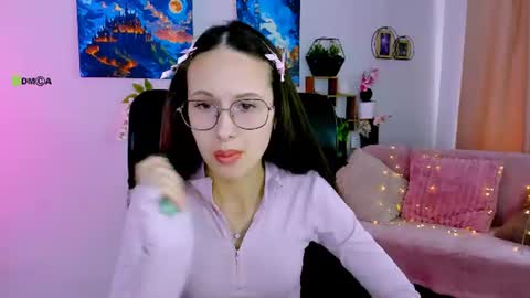 Snapshot of caroline_rosee_ chatting on 07.16.26 Caroline online show from 07.16.26