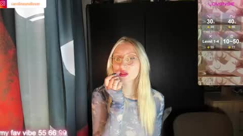 Snapshot of carolineandlover chatting on 10.15.25 Caroline and Lover online show from 10.15.25