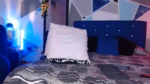 Carolin Blich online show from 12.21.25