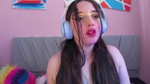 Snapshot of carolinediaz_3 chatting on 12.12.24 online show from 12.12.24