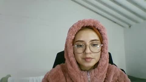 Snapshot of carolinnapinkman chatting on 04.29.26 carolinnapinkman online show from 04.29.26