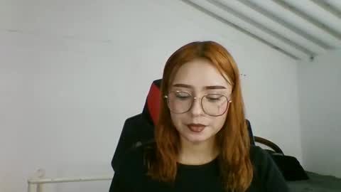 Snapshot of carolinnapinkman chatting on 05.15.26 carolinnapinkman online show from 05.15.26