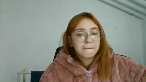 Snapshot of carolinnapinkman chatting on 05.31.26 carolinnapinkman online show from 05.31.26