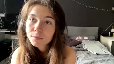 Snapshot of carolynnsobey chatting on 07.14.26 Viktorie online show from 07.14.26