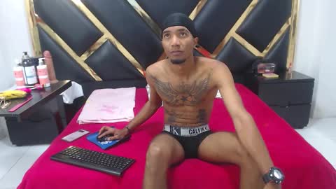 Snapshot of caroyandy3 chatting on 11.29.25 caro y andy online show from 11.29.25