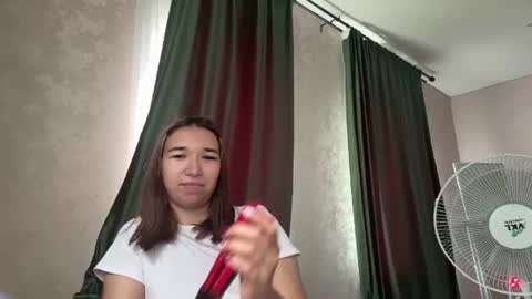 Snapshot of caroylncastellaw chatting on 07.28.26 Sara online show from 07.28.26