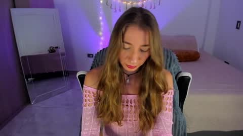 Snapshot of carriexwood chatting on 12.30.24 Nia  online show from 12.30.24