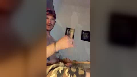 Snapshot of carsonesk90 chatting on 04.11.26 carsonesk90 online show from 04.11.26