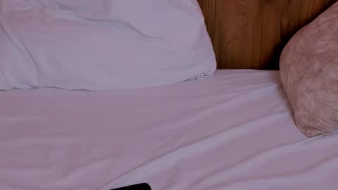 Casandra  online show from 02.22.25