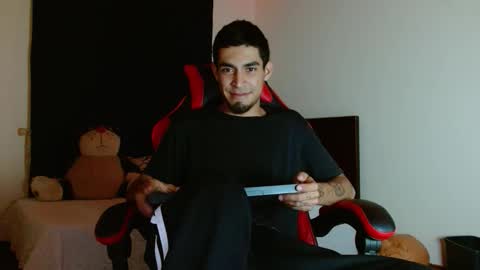 Snapshot of cash_master_san chatting on 12.21.25 Cash Master San online show from 12.21.25