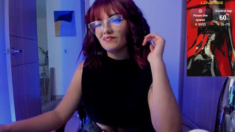 Snapshot of cash_vice chatting on 09.17.25 caprice online show from 09.17.25