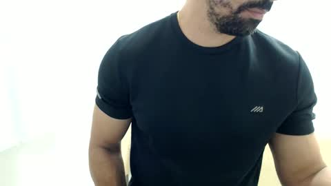 Snapshot of cashmastermuscle77 chatting on 06.06.26 cashmastermuscle77 online show from 06.06.26