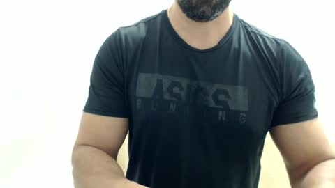 Snapshot of cashmastermuscle77 chatting on 06.12.26 cashmastermuscle77 online show from 06.12.26