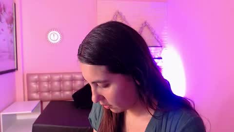 573215024606 online show from 10.08.25