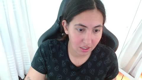 Snapshot of cassandra_ruizz chatting on 04.02.26 573215024606 online show from 04.02.26