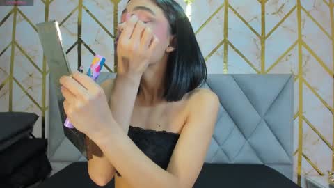 Snapshot of cassidy_14 chatting on 10.12.25 Cassidy online show from 10.12.25