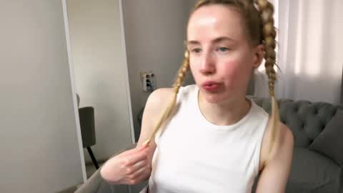 Snapshot of cassie_kelman chatting on 04.19.26 Cassie online show from 04.19.26