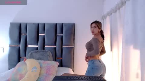 Susana independent model online show from 12.15.25