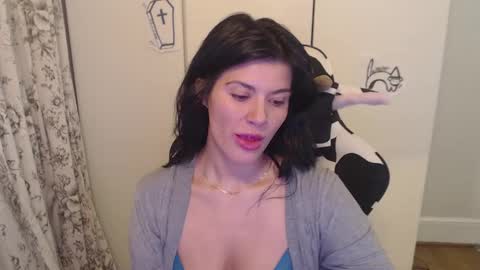 cassiealvarez online show from 10.04.25