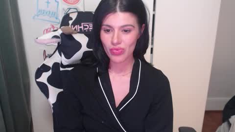 cassiealvarez online show from 10.19.25