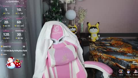 Snapshot of cassiejuice chatting on 12.29.24 Cassie online show from 12.29.24