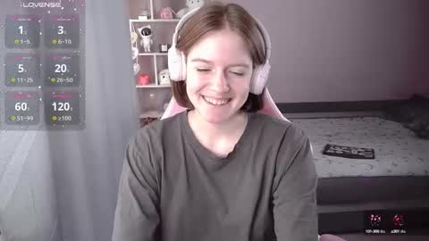 Snapshot of cassiejuice chatting on 10.05.25 Cassie online show from 10.05.25