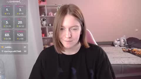 Snapshot of cassiejuice chatting on 10.28.25 Cassie online show from 10.28.25