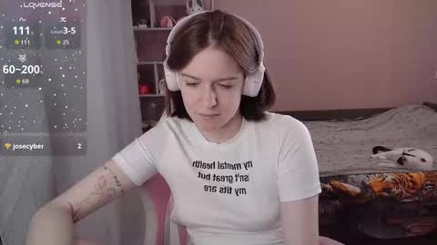 Snapshot of cassiejuice chatting on 11.21.25 Cassie online show from 11.21.25