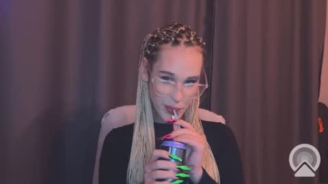 Snapshot of cassiemich chatting on 12.04.24 Cassie online show from 12.04.24