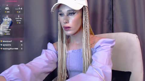 Snapshot of cassiemich chatting on 12.13.24 Cassie online show from 12.13.24