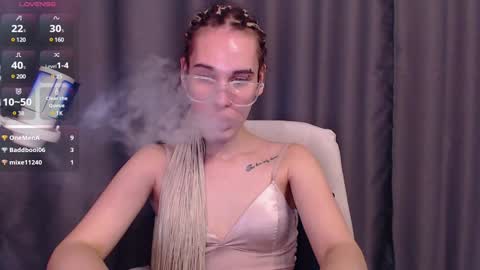 Snapshot of cassiemich chatting on 12.22.24 Cassie online show from 12.22.24