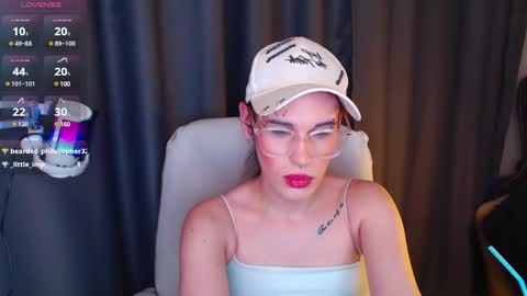 Snapshot of cassiemich chatting on 03.11.25 Cassie online show from 03.11.25