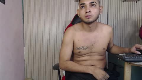 Snapshot of cat_2_ chatting on 11.08.25 cat_2_ online show from 11.08.25