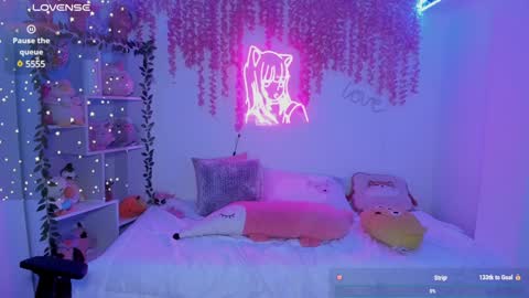 Snapshot of cat_kitty18 chatting on 12.18.24 Lorena Saenz online show from 12.18.24