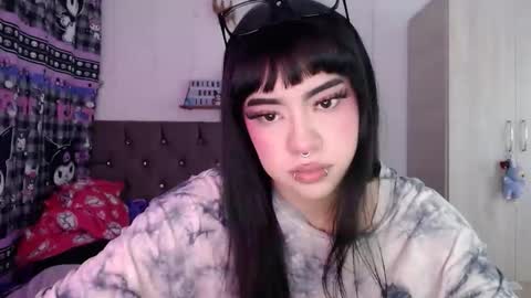Snapshot of cat_mila_ chatting on 04.29.26 Mila online show from 04.29.26