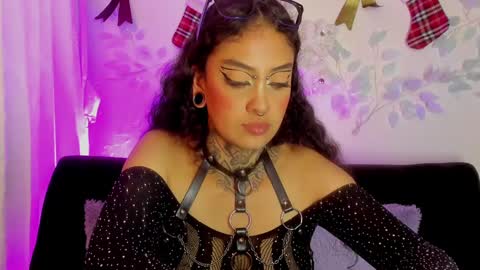 Snapshot of cata_greenn chatting on 12.16.24 Cata green model independient online show from 12.16.24