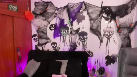 Snapshot of cata_greenn chatting on 10.14.25 Cata green model independient online show from 10.14.25