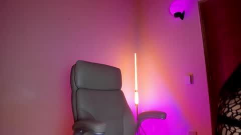 Snapshot of cata_n_cami chatting on 03.01.25 cata_n_cami online show from 03.01.25