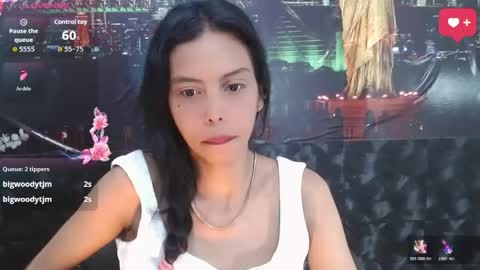 Snapshot of catalella_ar chatting on 05.14.26 Queen Catalella online show from 05.14.26