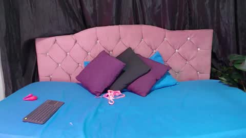 Snapshot of cataleya_divine chatting on 10.02.25 Cata Prins online show from 10.02.25