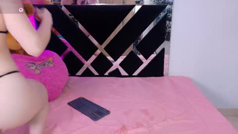 Snapshot of catalina_smith__ chatting on 04.21.26 Catalina online show from 04.21.26