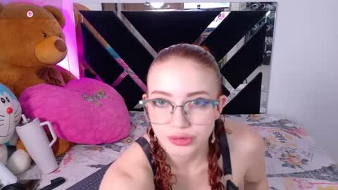 Snapshot of catalina_smith__ chatting on 04.29.26 Catalina online show from 04.29.26